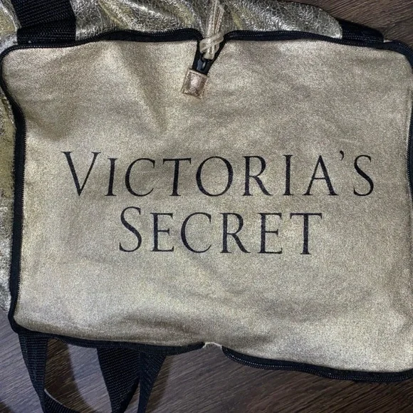 Victoria Secret Limited Edition Packable Duffel/Tote Bag/Metallic G… - Picture 4 of 9